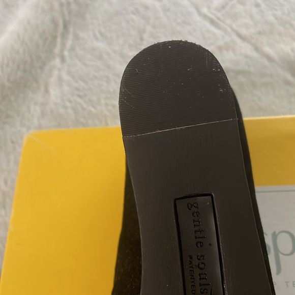 Softspots NEW 7.5 black wedge suede shoes in box. 7.5 Wide - Picture 10 of 10